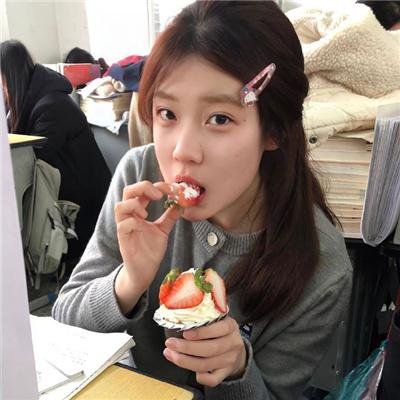 鬼马狐狸蛊惑狗